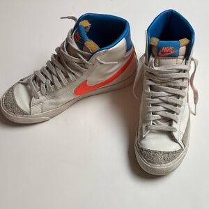 Womens NIKE BLAZER MID 77 [DQ4692 100] SAIL TOTAL ORANGE SWOOSH SZ 8.5